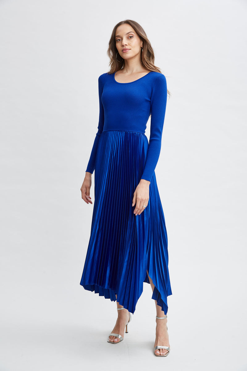 Long Sleeve Knit Pleated Dress