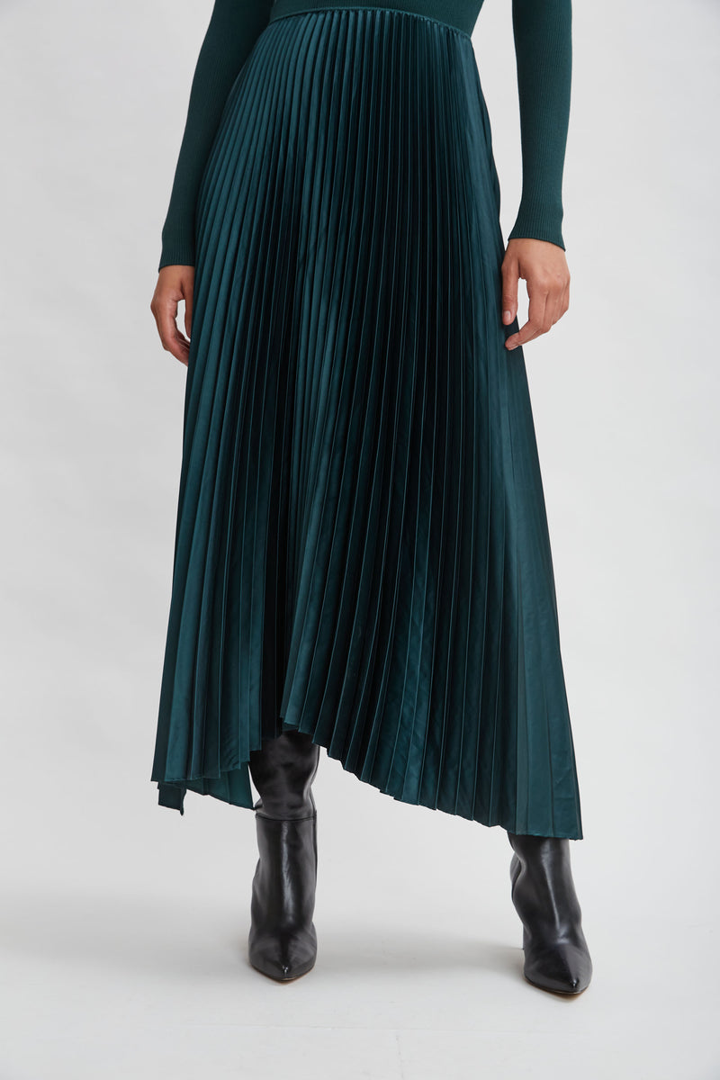 Long Sleeve Knit Pleated Dress