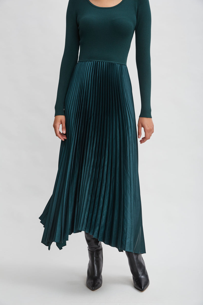 Long Sleeve Knit Pleated Dress