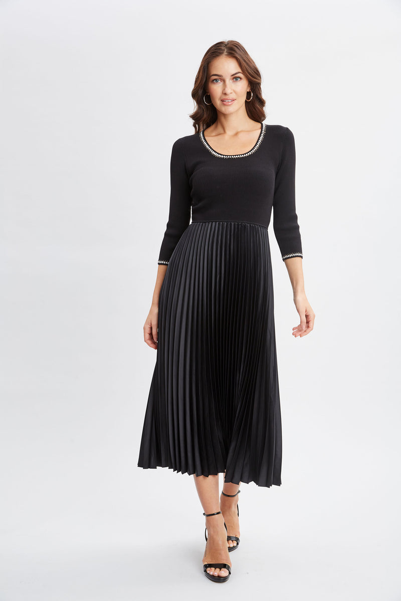 Contrast Trim Pleated Dress