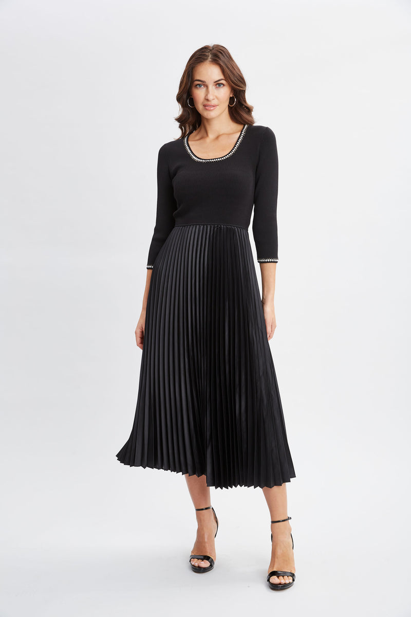 Contrast Trim Pleated Dress